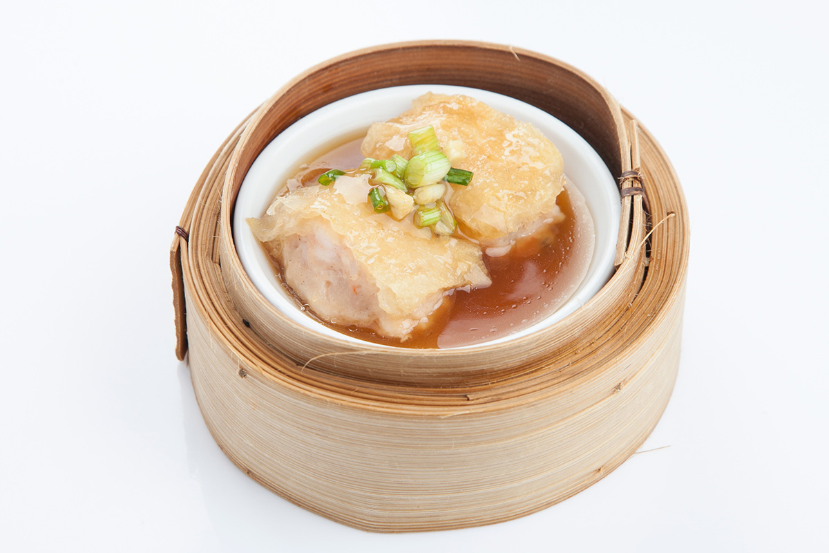 Steamed Fish Maw Dumplings with Brown Sauce: 90 Baht