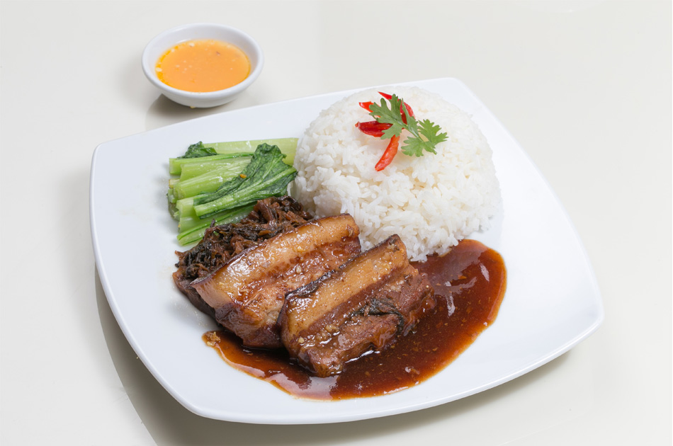 Steamed Pork belly served with rice: 215 Baht